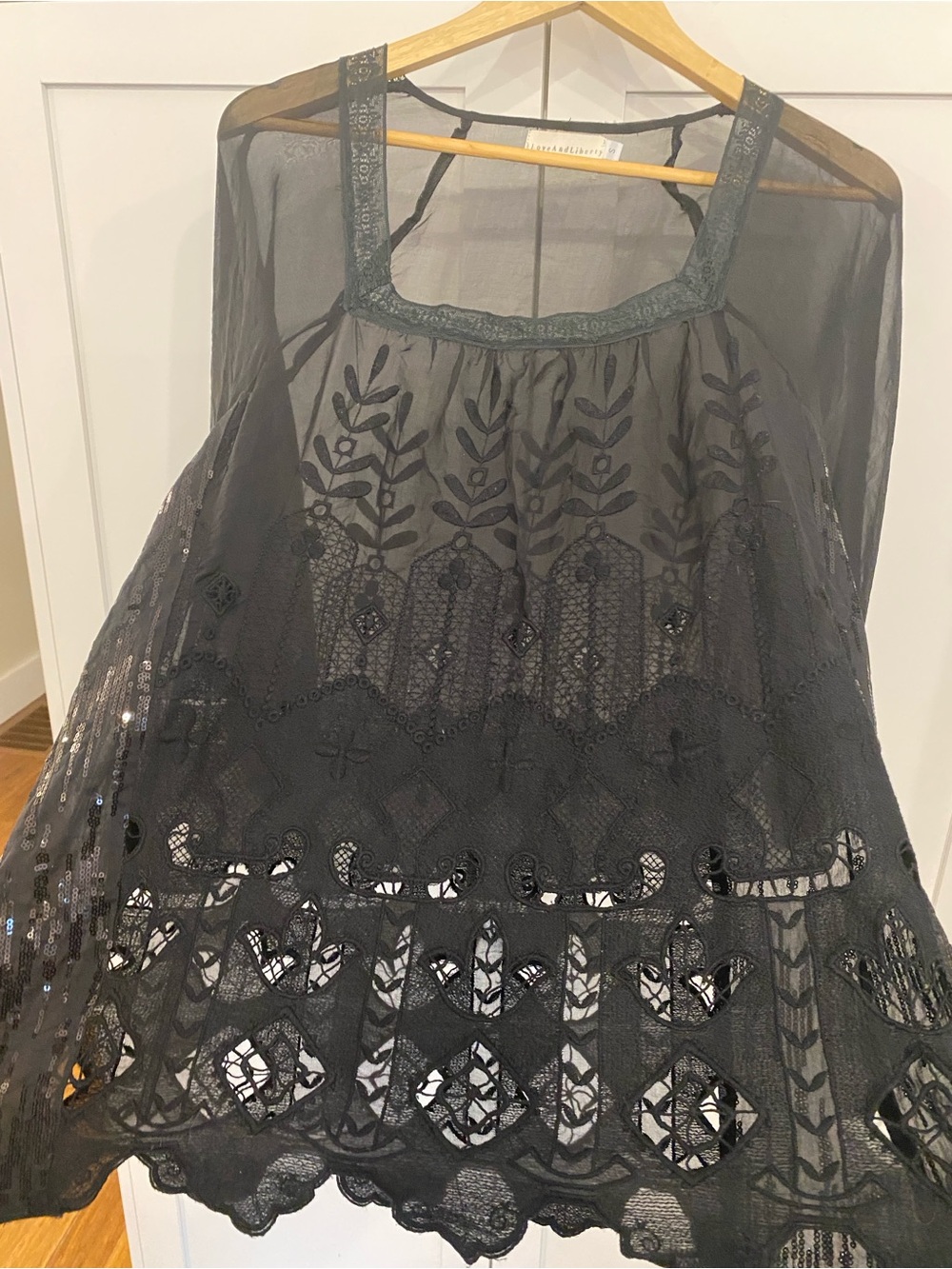 4 Love & Liberty‎ Johnny Was Black Sheer Embroidered Sequin Overlay Blouse Small